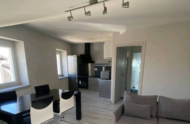 3-room apartment NEAR STATION, CITY CENTER AND SHOPS