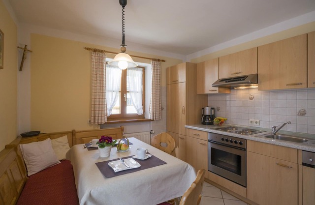 3-room apartment balcony, 58 sqm, 2 sep. Bedroom