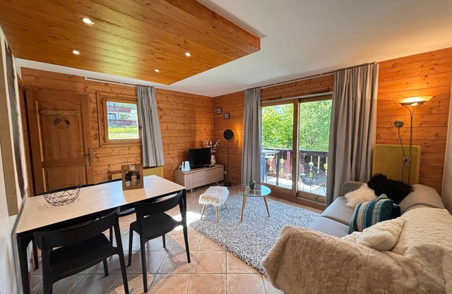 3-room apartment for 4 people in Méribel, near slopes, terrace, parking, WIFI