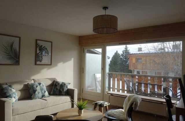 3-ROOM APARTMENT ALPE D'HUEZ NEAR RESORT CENTER