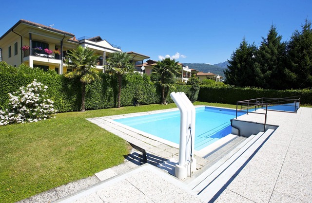 3-room apartment in a residence with pool directly on the sandy beach