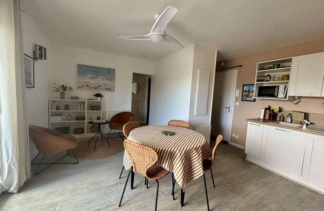 3-room Apartment with Balcony - La Rochelle
