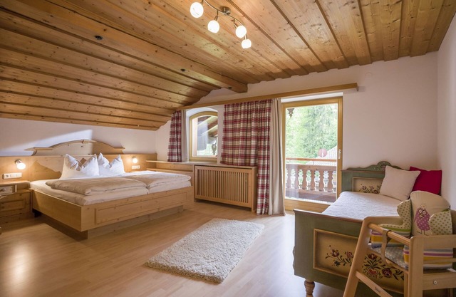3-room apartment with two bedrooms and two bathrooms and balcony