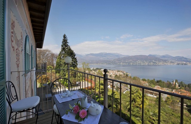3-room apartment with small balcony in an Art Nouveau villa with communal pool
