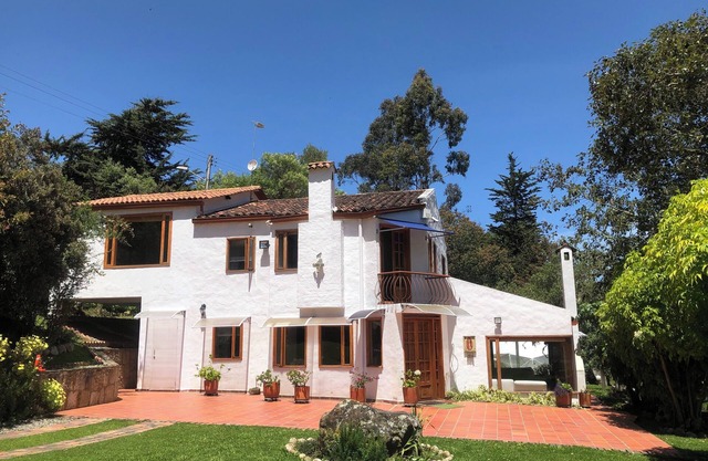 3-room cottage with heated pool close to Laguna Guatavita
