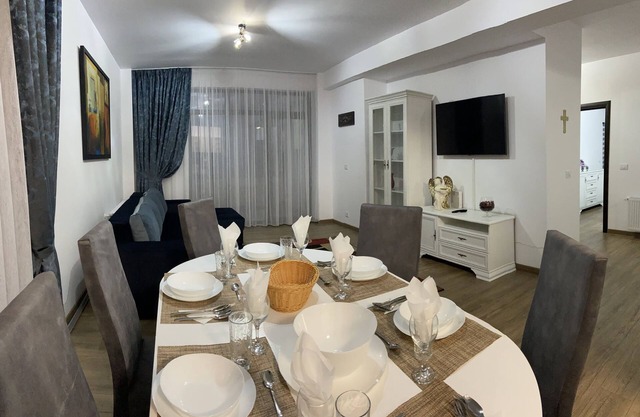 3 Room Elegant Apartment