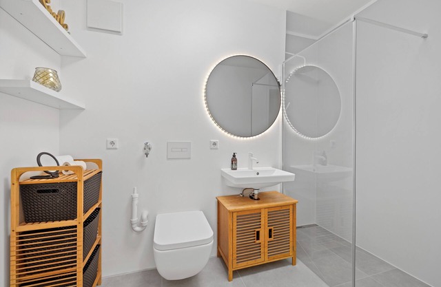 3 room ground floor apartment with terrace directly at the Kurpark, near train station + Schön Klinik