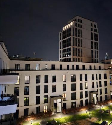 3 rooms 2 bathrooms 2 toilets new apartment center of Düsseldorf underground parking space contactless self check-in