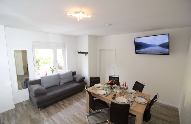 3 rooms, up to 9 persons, luxurious furnishings, "Calla"