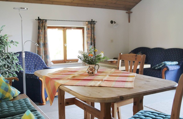 3-sterne Ferienwohnung Hochgern mit Separatem Schlafzimmer und Balkon 70qm