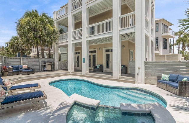 3-Story Home on 30A - 4BD/3BA Pool & Hot Tub