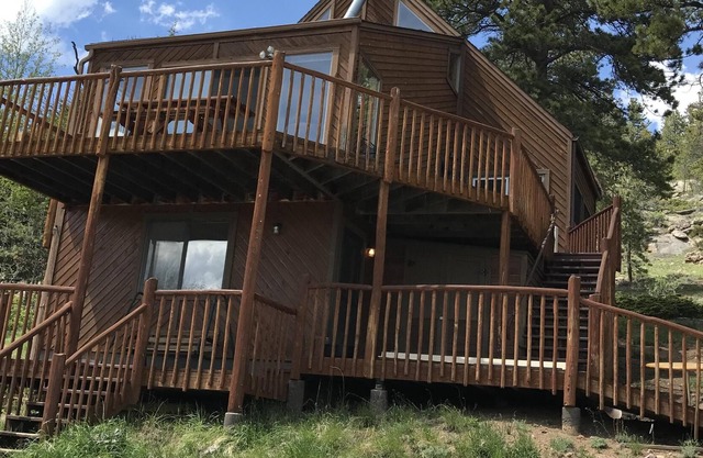 3 Story Mountain Home with Room to Roam