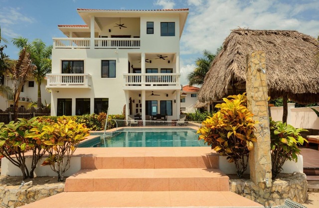 3 Story Oceanfront Luxury Villa 5 Bedroom w/Pool