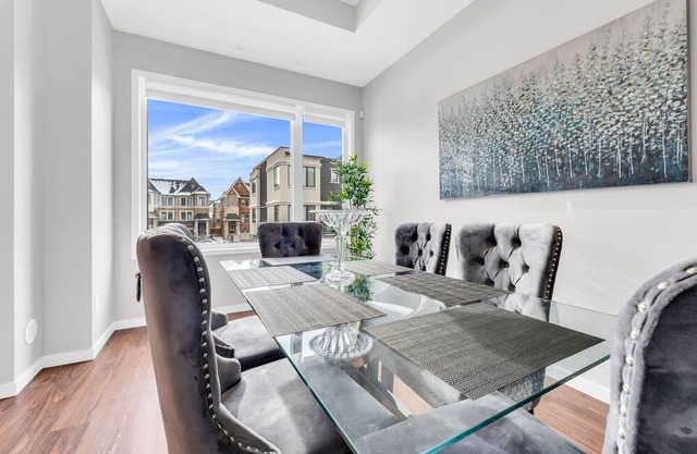 3 Story TownHouse Backing on Pond Canada's WONDERLAND- Vaughan- Banquet Halls
