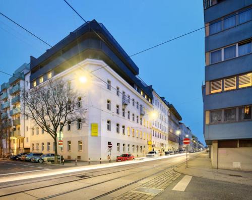 3 Zimmer XXL mit Balkon