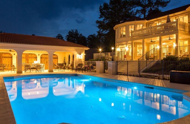 30% off, until 2026, Elevator, Lake Front, Pool, Pontoon, Theater, Fire Pit, WOW