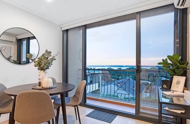 30 Stunning views all year round- comforts. South Perth