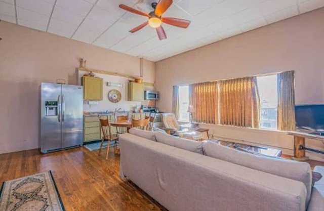 30 West · The View · Scenic Escape near Fairground