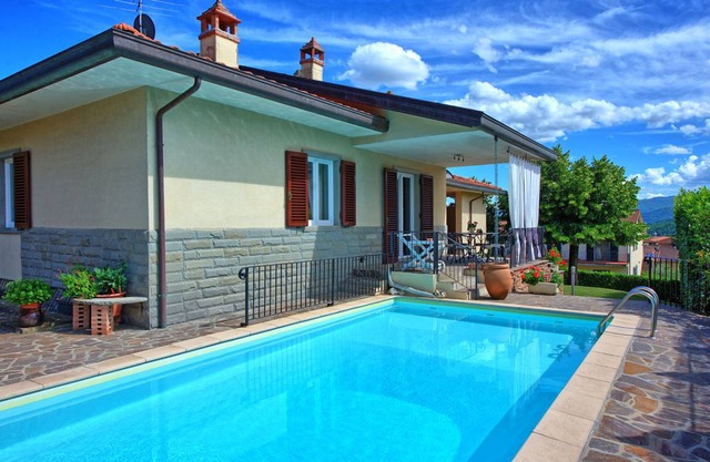 300 m² Villa ∙ 4 bedrooms ∙ 10 guests