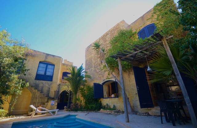 300 yo, 4 bedroom farmhouse with private pool