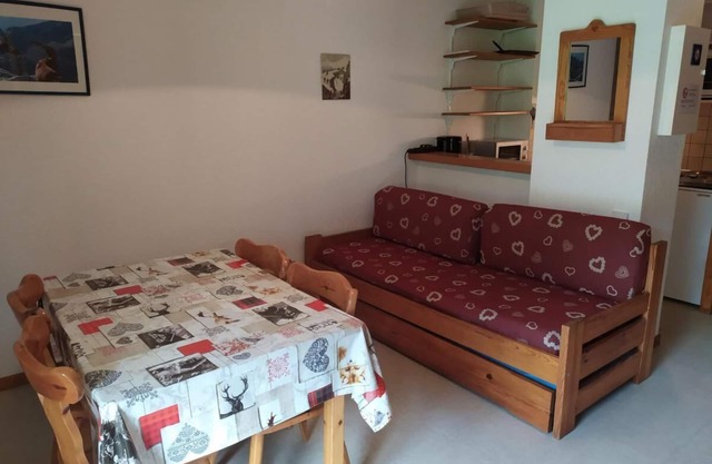 300m from resort center, 1st floor, balcony, tv, ski locker, 25m², Termignon-la-Vanoise