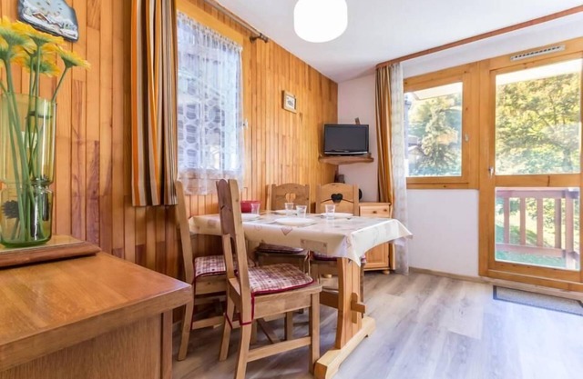 300m from ski slopes, 1st floor, balcony, tv, 37m², Montchavin La Plagne