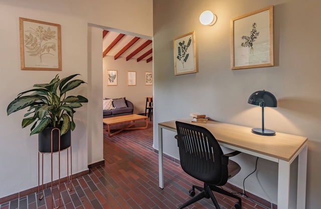 302 Modern 2 bedroom apartment