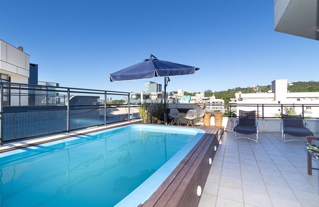 304, Beautiful duplex penthouse with private pool