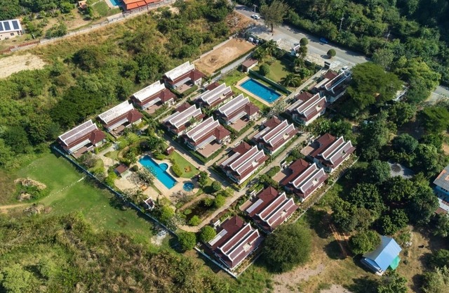 30° in February nestles into the Khao Tao mountains