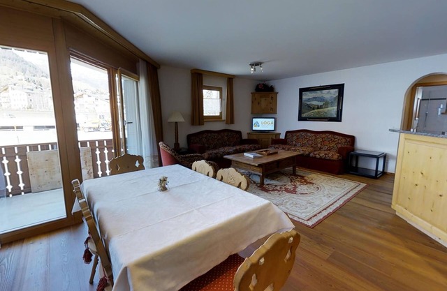 3½-room apartment on the 1st floor, about 105 m2.
