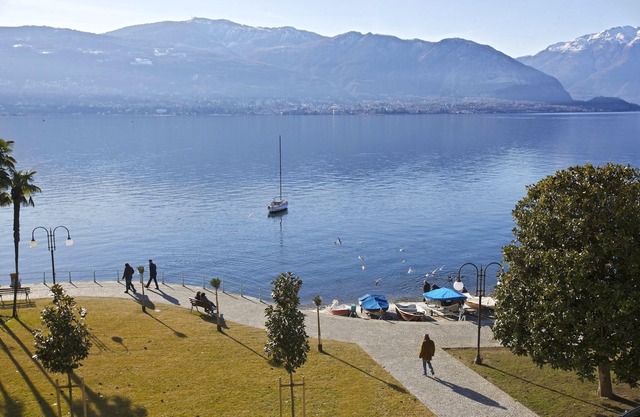 3½-room apartment with balcony and wonderful view of the lake & the Borromean Islands