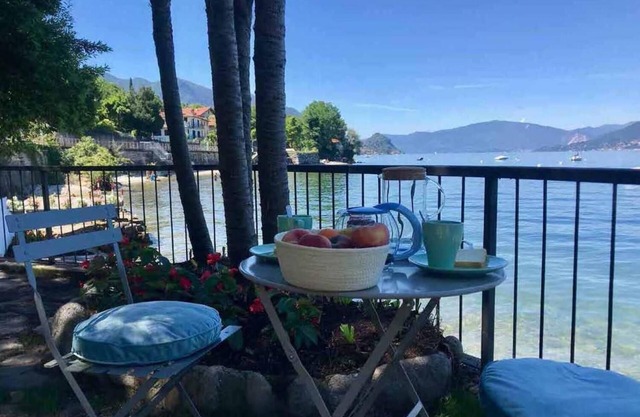 3½-room house in a sunny location right on the beach