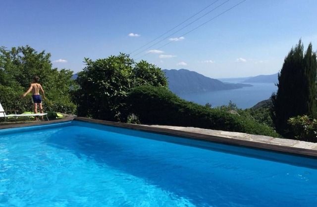 3½ room rustico with private pool and wonderful lake view