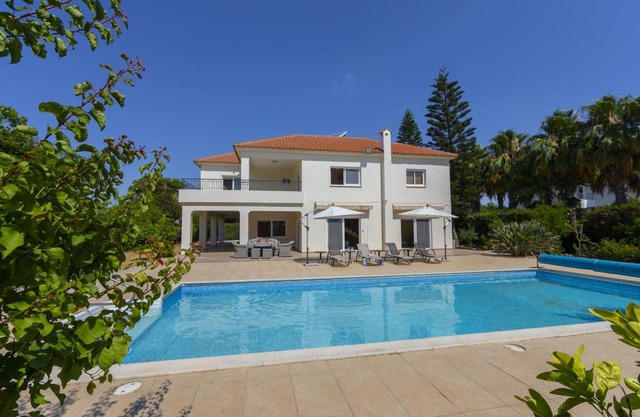 Meneou Mansion 