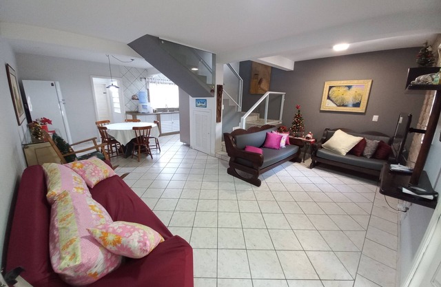 329, 3-bedroom townhouse for up to 8 people