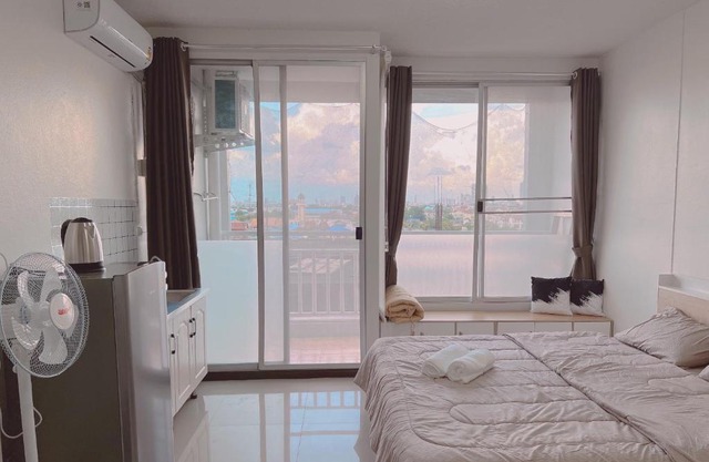 32Sqm 1000x500wifi workplace long stay