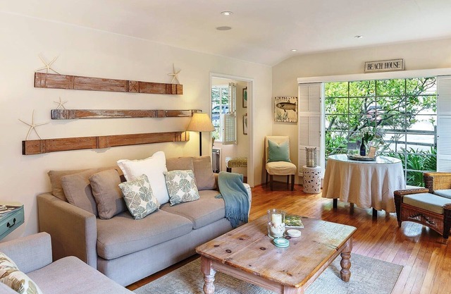 3511 La Casa Fina ~ Stunning Interior Design!