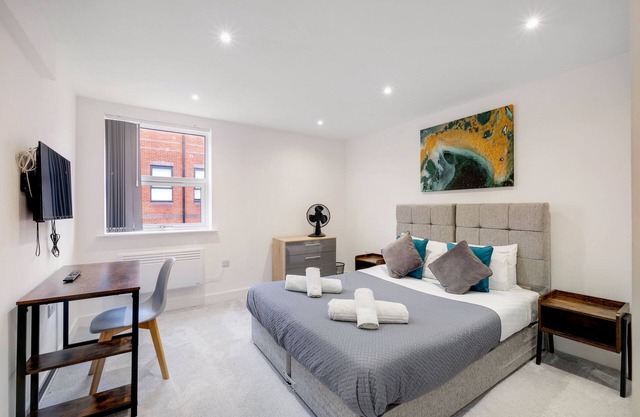 360 GU15 Aspen Court 03 - Modern 1 bedroom Apartment 03 Town Centre Camberley