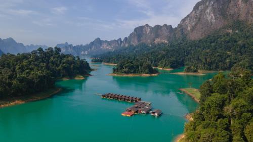 360 issara Floating Resort