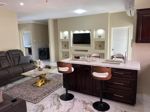 360 RokView Suites