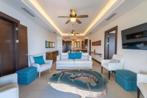 360 Splendor 104A-Ocean View 2 Br Condo-Breakfast Included!