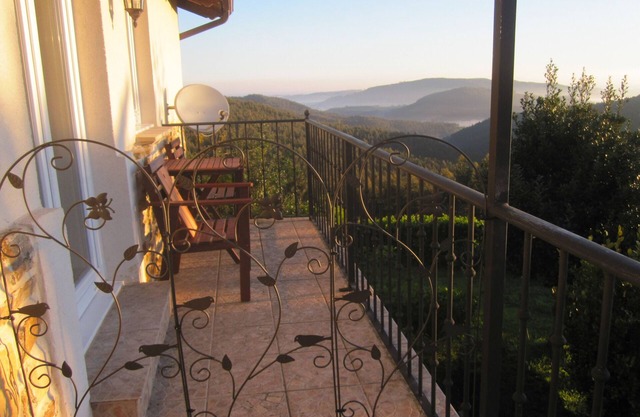 36m2 studio with kitchenette, balcony, garden between Bilbao and Santander