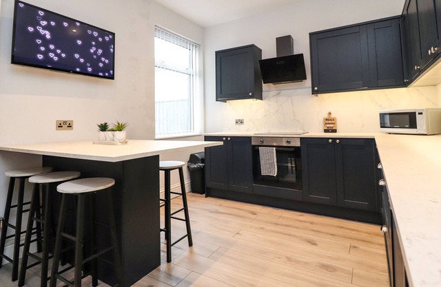 37 NUTTER ROAD, pet friendly, country holiday cottage in Cleveleys