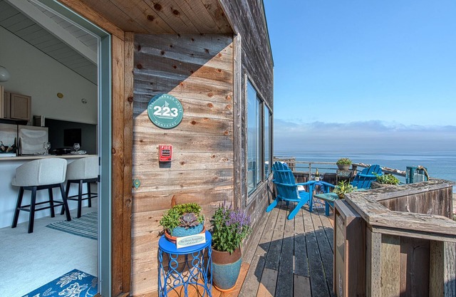 3731 The Ship's Prow ~ Oceanfront, Pools, Hot Tubs