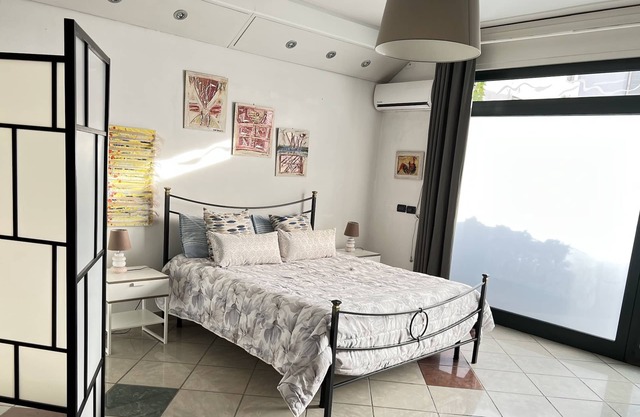 37sqm studio for 2-4 people, independent entrance from garden, private bathroom