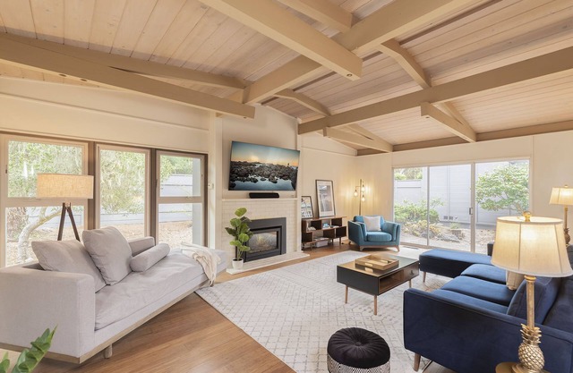 3830 The Caddy Shack, Golf in Pebble Beach®
