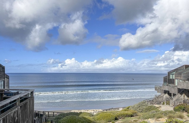 3870 Sand Castle - Ocean Front, Pools, Hot Tubs