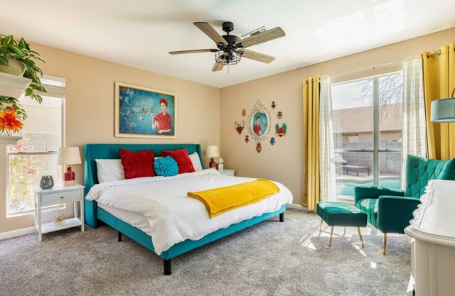 3b w/Pool Near Stadium & Entertainment