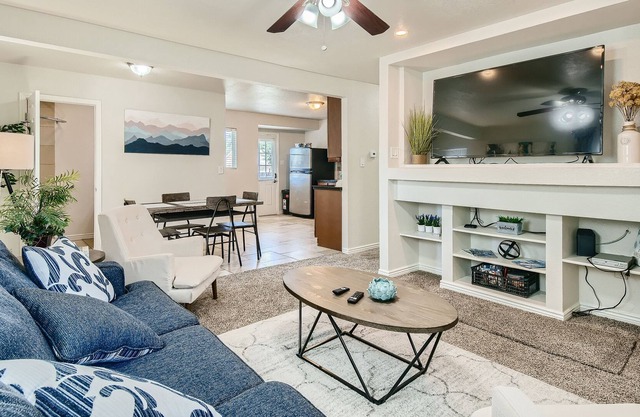 3bd Home across from park/baseball field/skate park with firepit