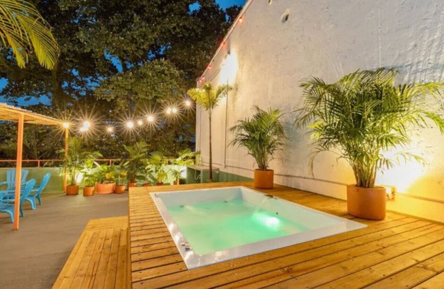3BD House Manila, Private Jacuzzi and Pool table